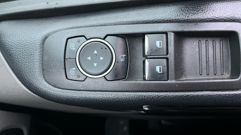 Ford Tourneo Custom Transit Custom Tourneo L2 Diesel Fwd 2.0 EcoBlue 130ps L/R 8 Seater Titanium Auto